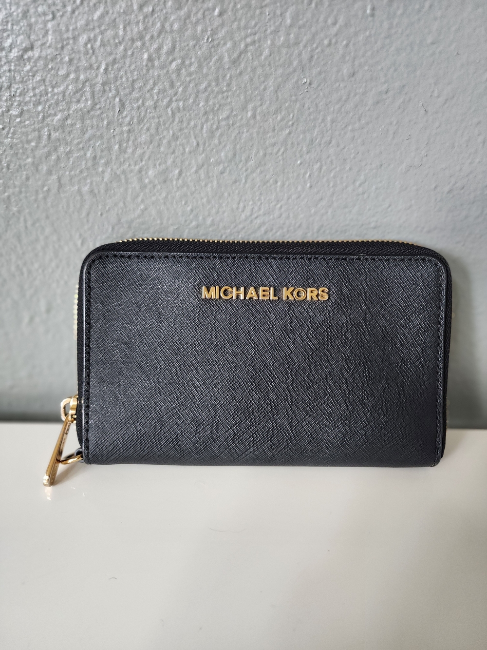 Michael Kors Jet Set Travel Black Saffiano Leather Zip Around Wallet
